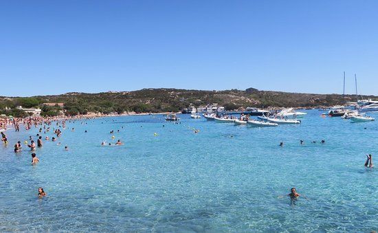 LA MADDALENA, L’INCREDIBILE VIA DELLA SOSTENIBILITÀ: IL PARCO PREMIA LE BARCHE A MOTORE RISPETTO ALLA VELA
